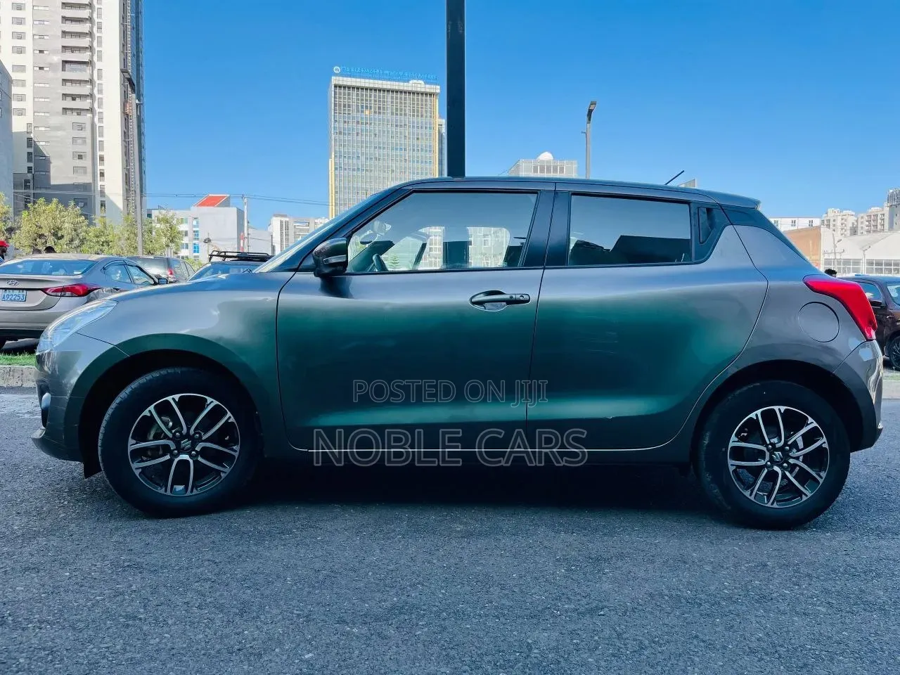 Suzuki Swift 2022 Gray