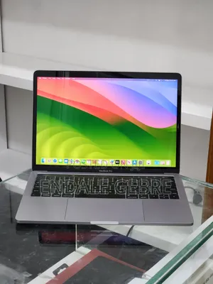 New Laptop Apple MacBook Pro 2019 16GB Intel Core i7 SSD 256GB