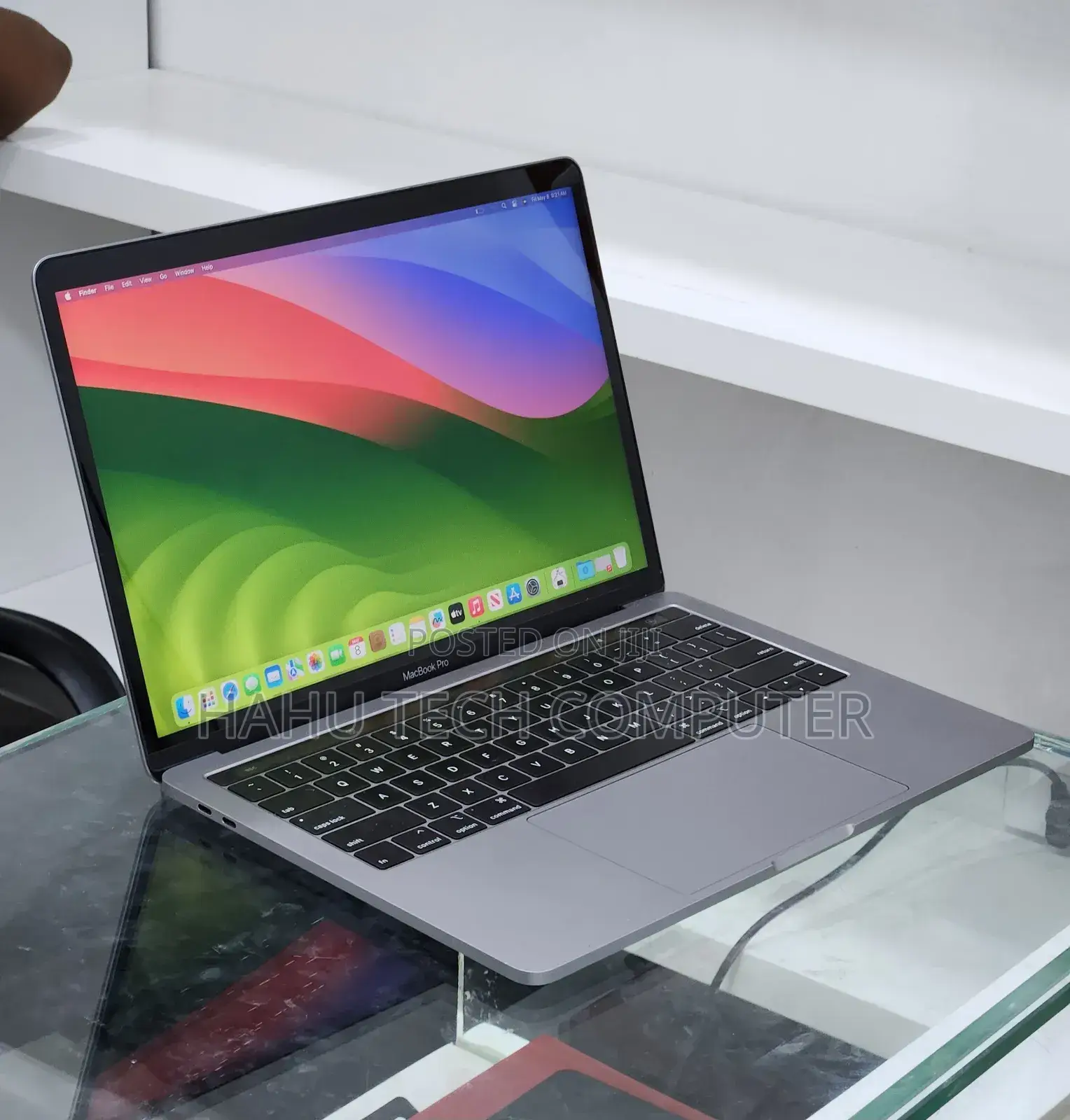 New Laptop Apple MacBook Pro 2019 16GB Intel Core i7 SSD 256GB