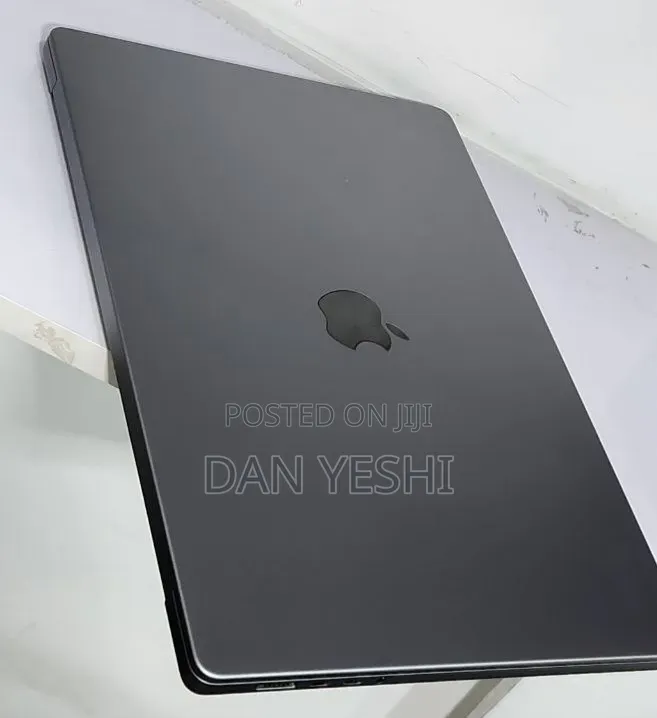 New Laptop Apple MacBook Pro 32GB Apple M1 Pro SSD 512GB