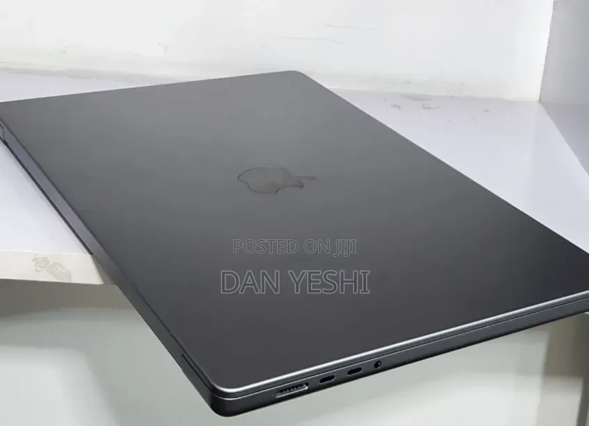 New Laptop Apple MacBook Pro 32GB Apple M1 Pro SSD 512GB