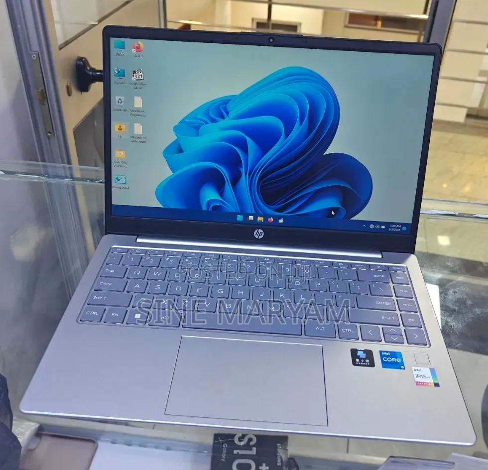 New Laptop HP 15-fd0290ns 16GB Intel Core i5 SSD 512GB