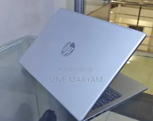 New Laptop HP 15-fd0290ns 16GB Intel Core i5 SSD 512GB