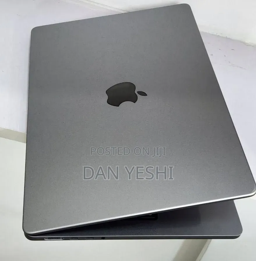 New Laptop Apple MacBook Pro 2019 16GB Intel Core i9 SSD 512GB