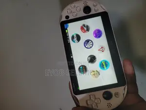 Ps Vita 2000model Jailbreak Moded God Ofwar,Nfs,Fc26 እና ከ10በላይ ጌሞች አለው