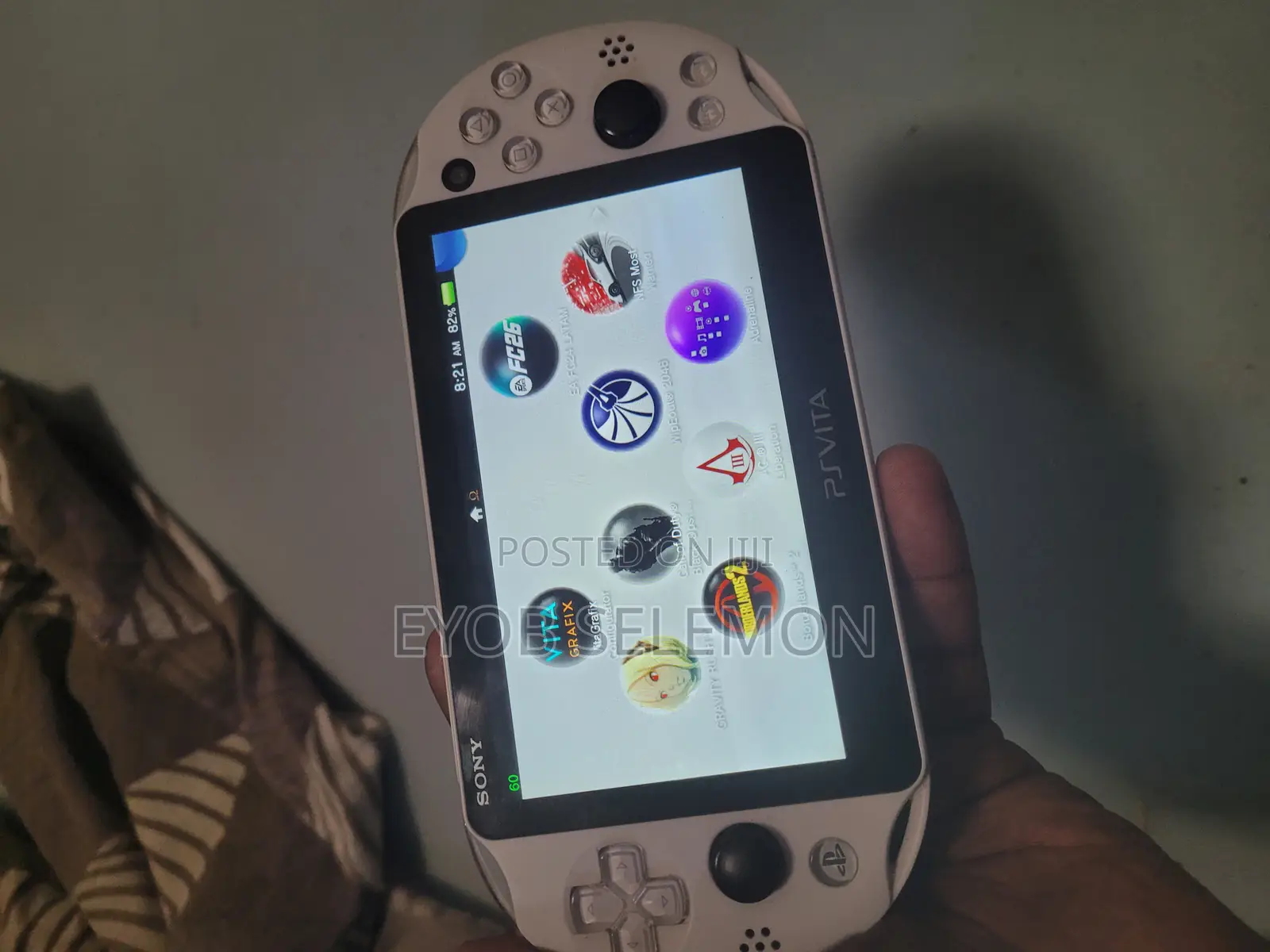 Ps Vita 2000model Jailbreak Moded God Ofwar,Nfs,Fc26 እና ከ10በላይ ጌሞች አለው