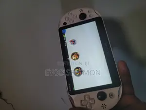 Ps Vita 2000model Jailbreak Moded God Ofwar,Nfs,Fc26 እና ከ10በላይ ጌሞች አለው