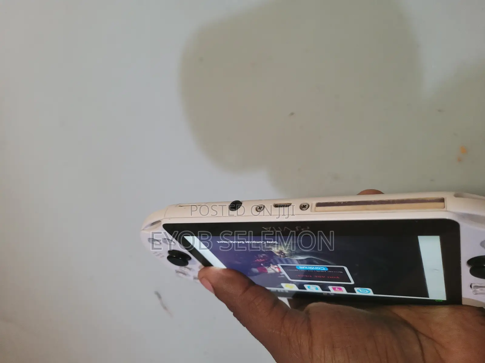 Ps Vita 2000model Jailbreak Moded God Ofwar,Nfs,Fc26 እና ከ10በላይ ጌሞች አለው