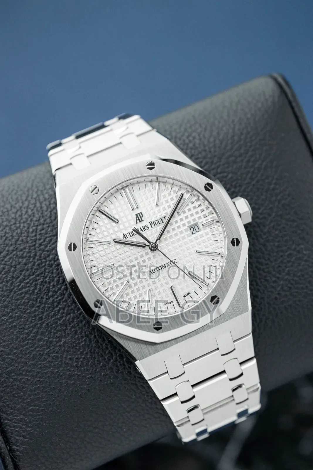 Ap Watch Rugged Elegance and a Sharp Dial Design in a Stainless Steel