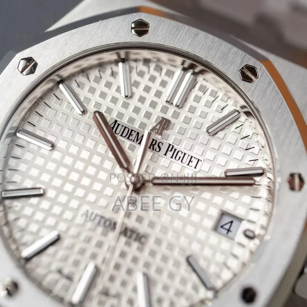 Ap Watch Rugged Elegance and a Sharp Dial Design in a Stainless Steel