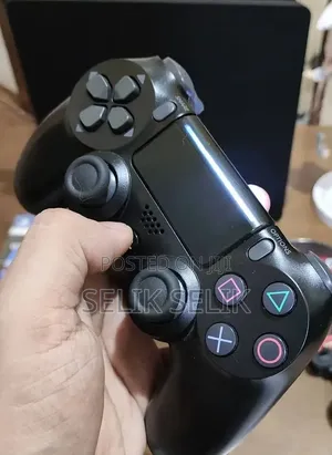 Playstation 4 Slim