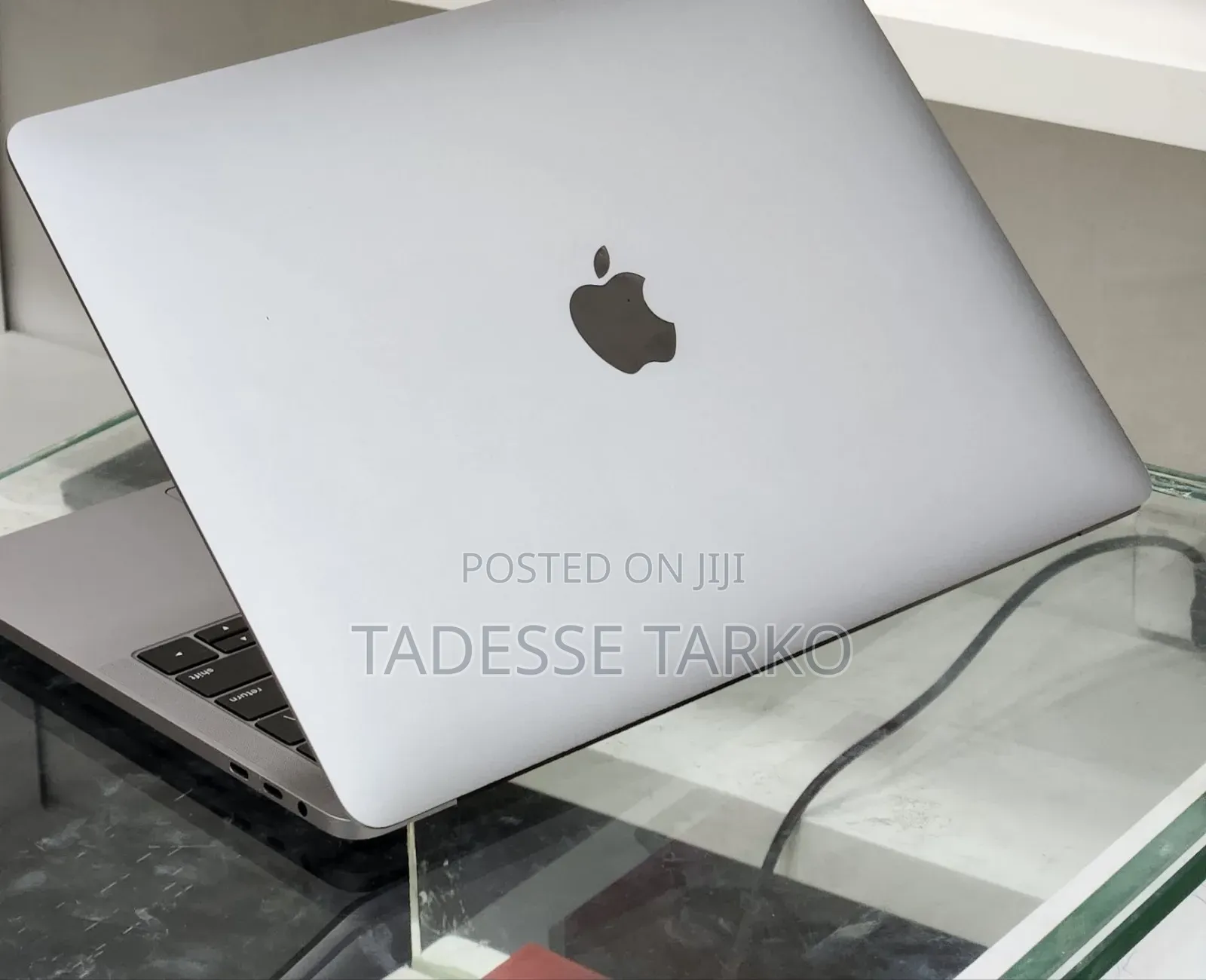 New Laptop Apple MacBook Pro 2017 16GB Intel Core i7 SSD 256GB