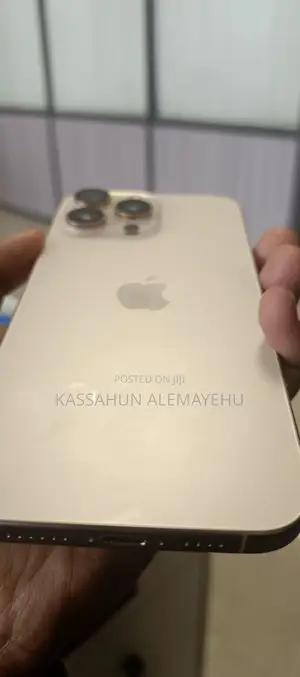 New Apple iPhone 16 Pro Max 1 TB Gold