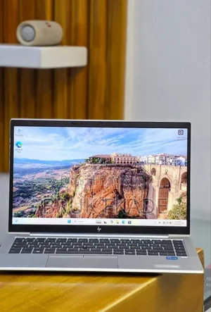 New Laptop HP EliteBook 840 G8 16GB Intel Core i5 SSD 512GB