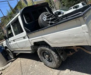 Toyota Land Cruiser 2018 Off white