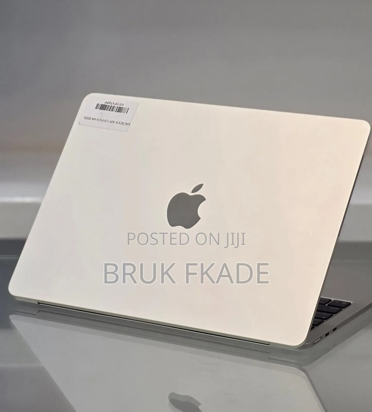 New Laptop Apple MacBook Air 2025 M4 13-inch 16GB Apple M4 SSD 256GB