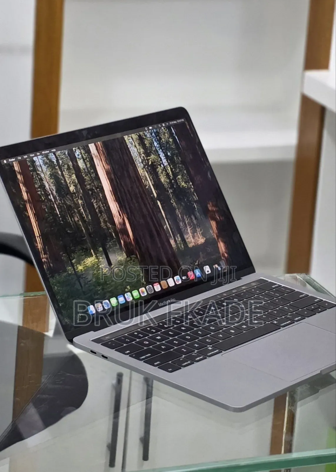 New Laptop Apple MacBook Pro 2019 16GB Intel Core i7 SSD 256GB