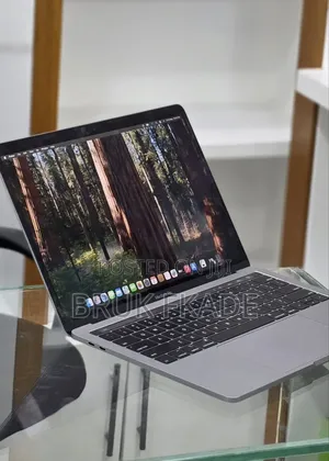 New Laptop Apple MacBook Pro 2019 16GB Intel Core i7 SSD 256GB