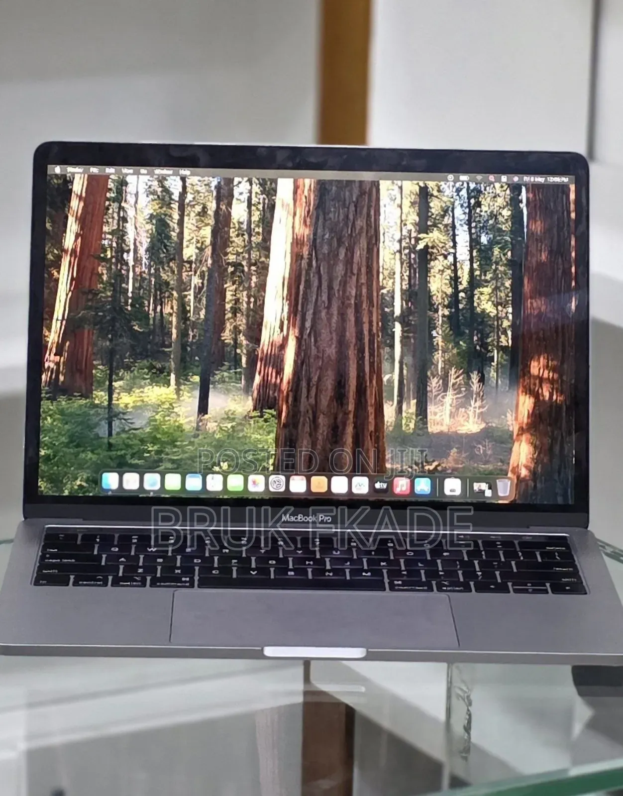 New Laptop Apple MacBook Pro 2019 16GB Intel Core i7 SSD 256GB