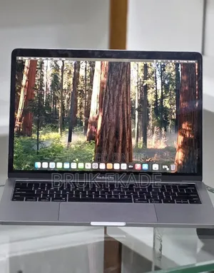 New Laptop Apple MacBook Pro 2019 16GB Intel Core i7 SSD 256GB