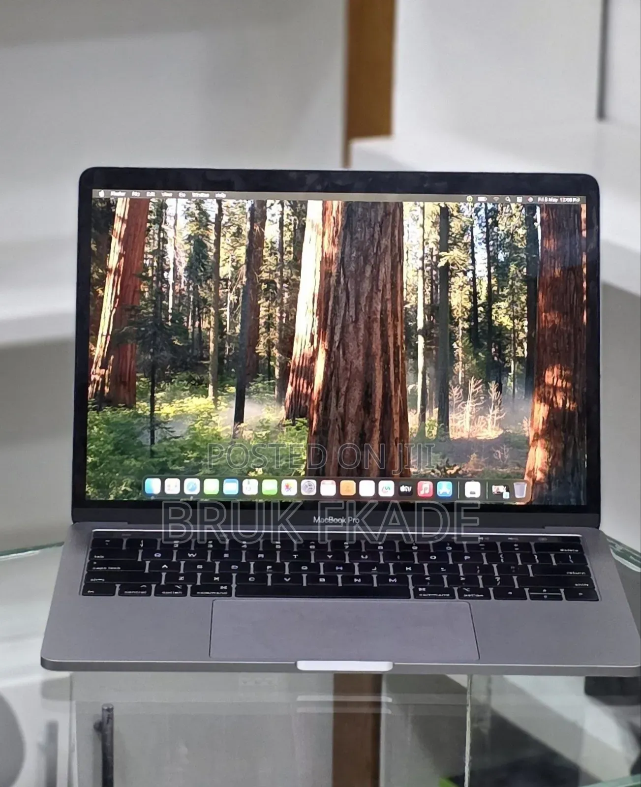 New Laptop Apple MacBook Pro 2019 16GB Intel Core i7 SSD 256GB