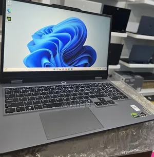New Laptop Lenovo LOQ 15AHP10 16GB Intel Core i7 SSD 512GB