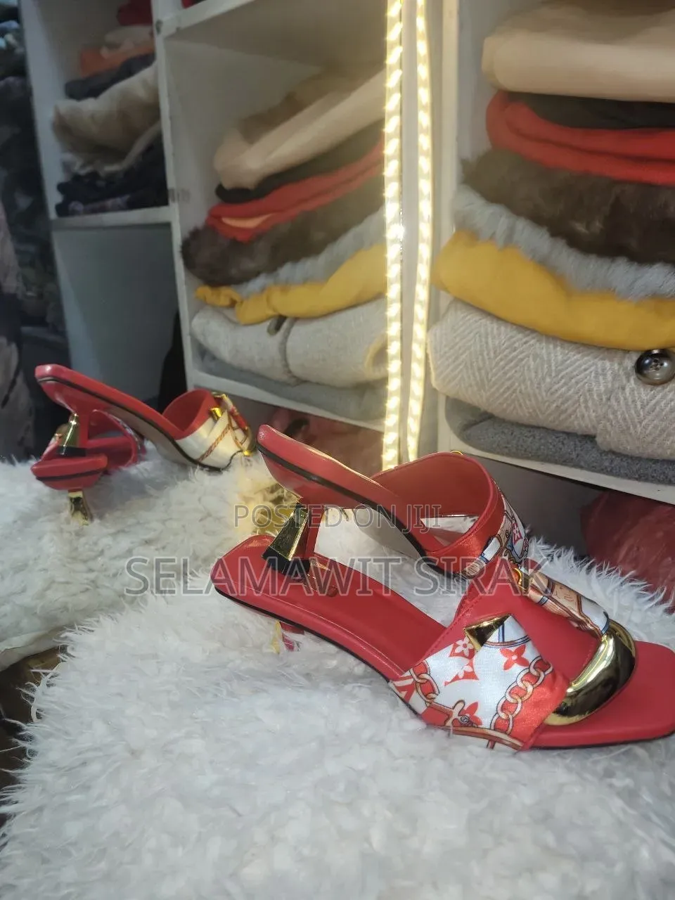Women's Hill Shoes - የሴት ሂል ጫማ