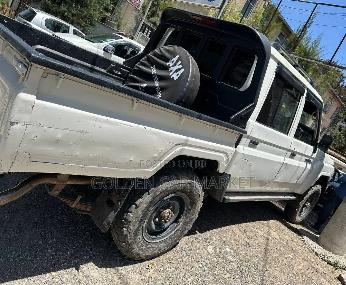Toyota Land Cruiser 2018 Off white