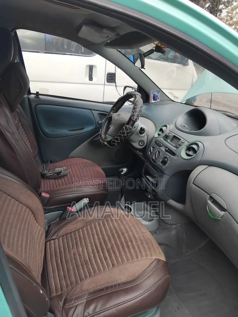 Toyota Vitz 2000 Green