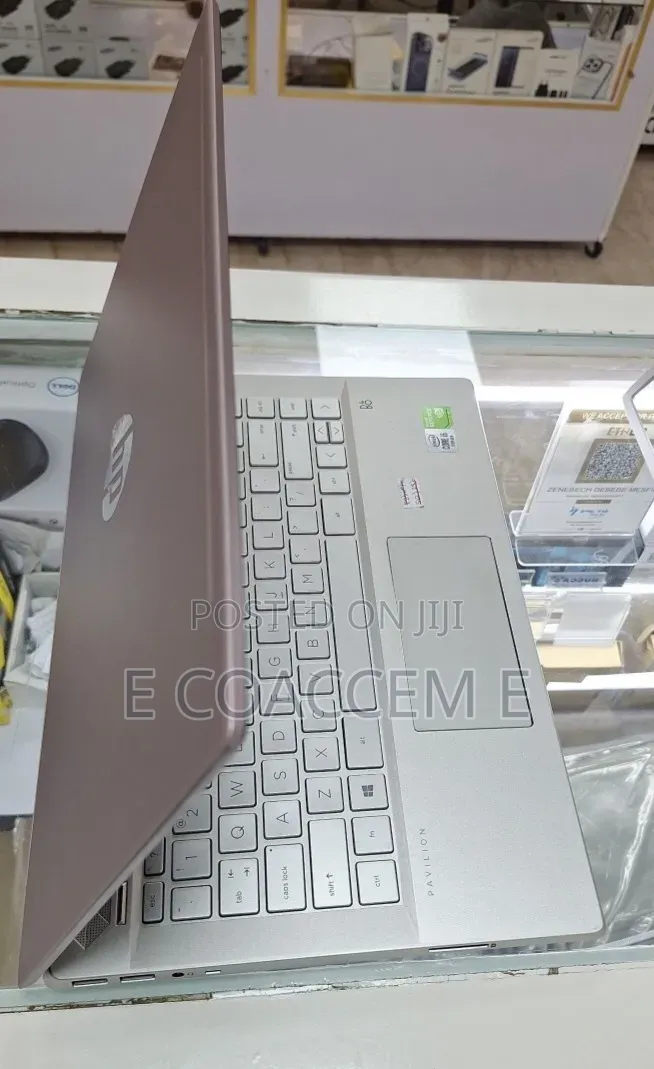 New Laptop HP Pavilion 10 16GB Intel Core i5 SSD 512GB