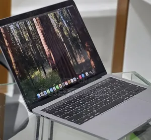 New Laptop Apple MacBook Pro 2019 16GB Intel Core i7 SSD 256GB
