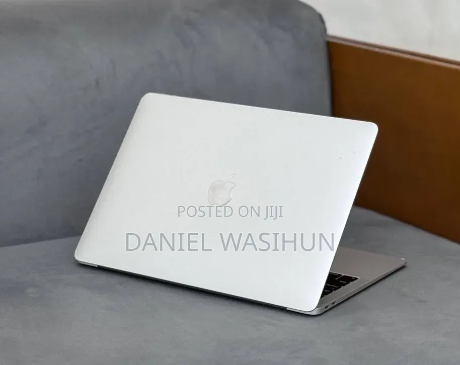 New Laptop Apple MacBook Air 2019 8GB Intel Core i7 SSD 128GB
