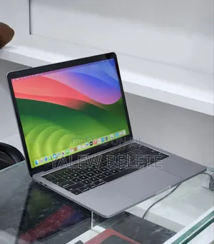 New Laptop Apple MacBook Pro 2019 16GB Intel Core i7 SSD 256GB