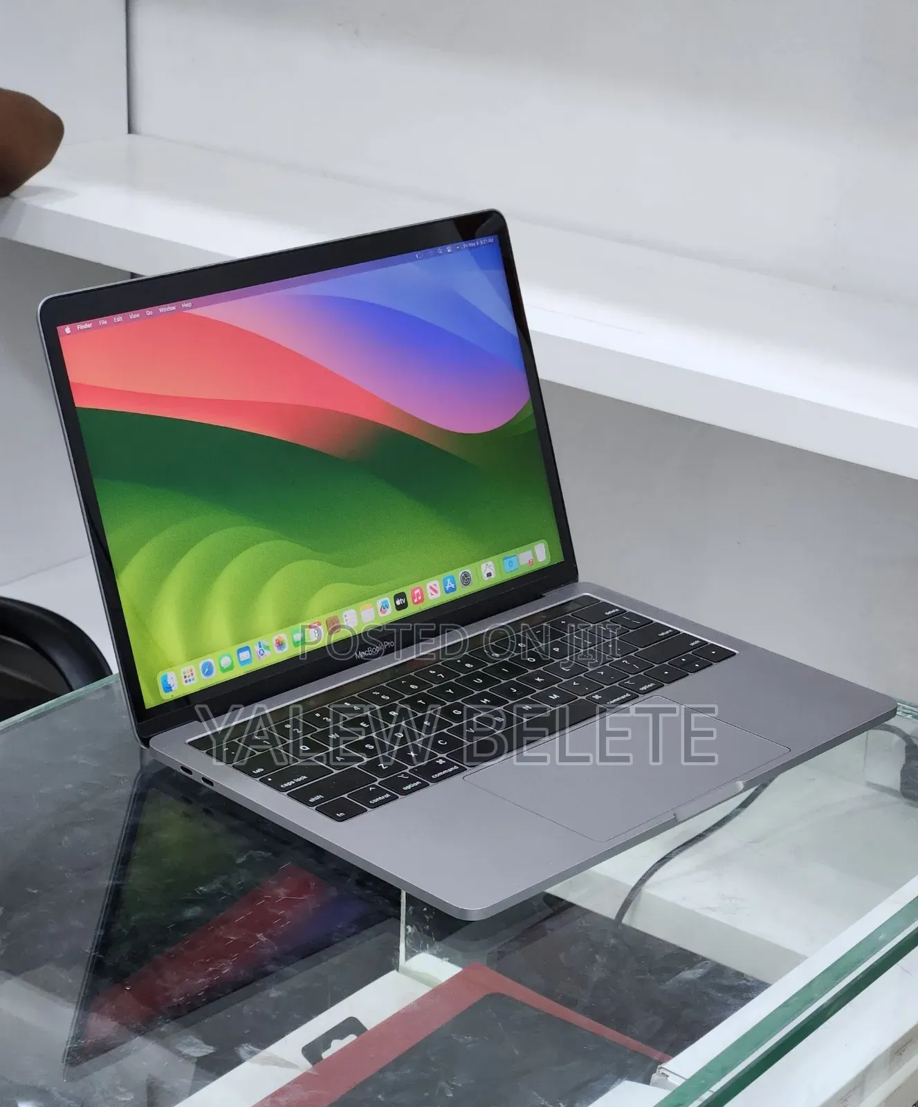 New Laptop Apple MacBook Pro 2019 16GB Intel Core i7 SSD 256GB