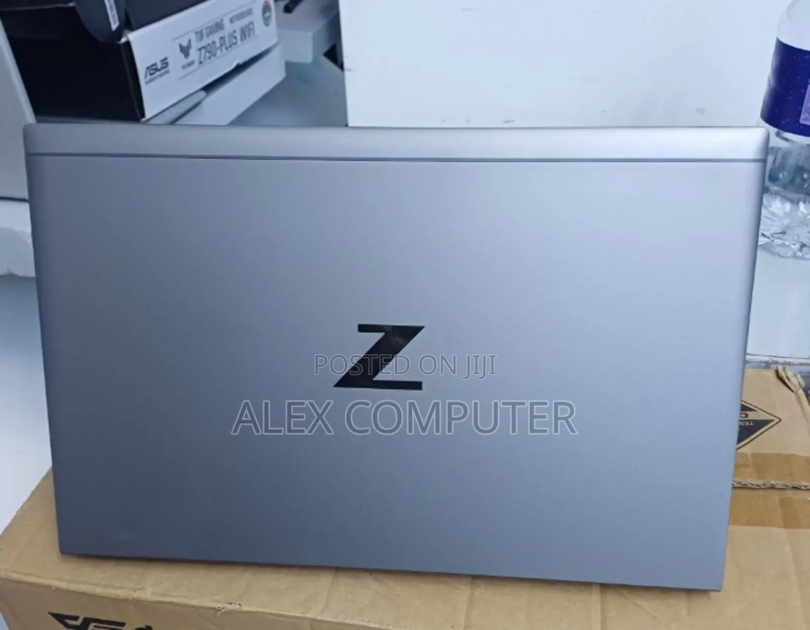 New Laptop HP ZBook Firefly G8 16GB Intel Core i7 SSD 512GB