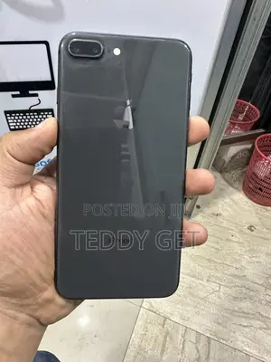 Apple iPhone 8 Plus 64 GB Black
