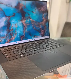 New Laptop Dell XPS 15 16GB Intel Core i7 SSD 512GB