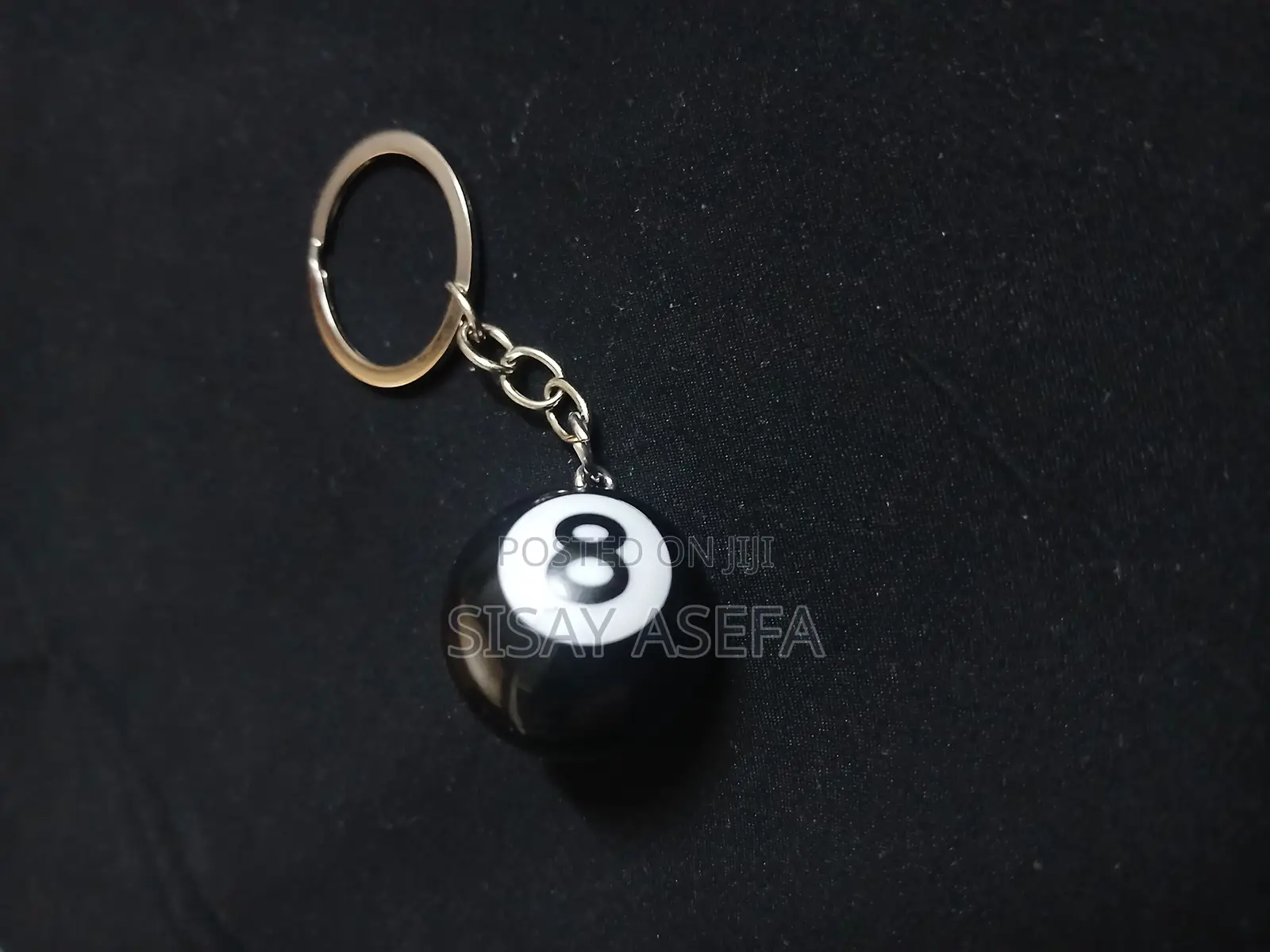 8 Ball Keychain