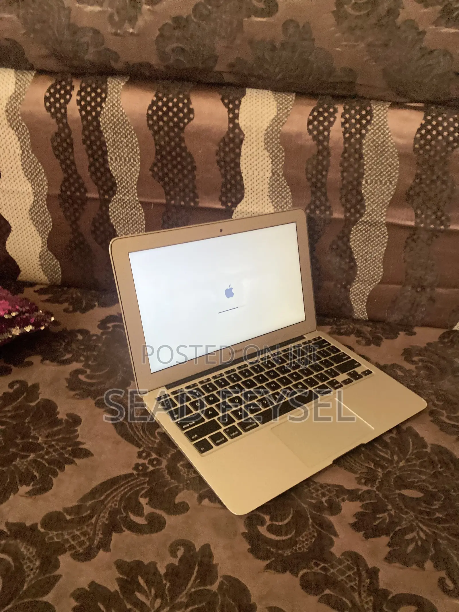 New Laptop Apple MacBook 2015 8GB Intel Core i5 SSD 256GB