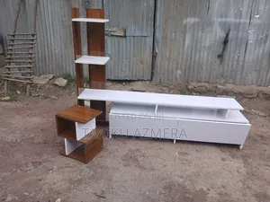 T Stand ማስቀመጫ
