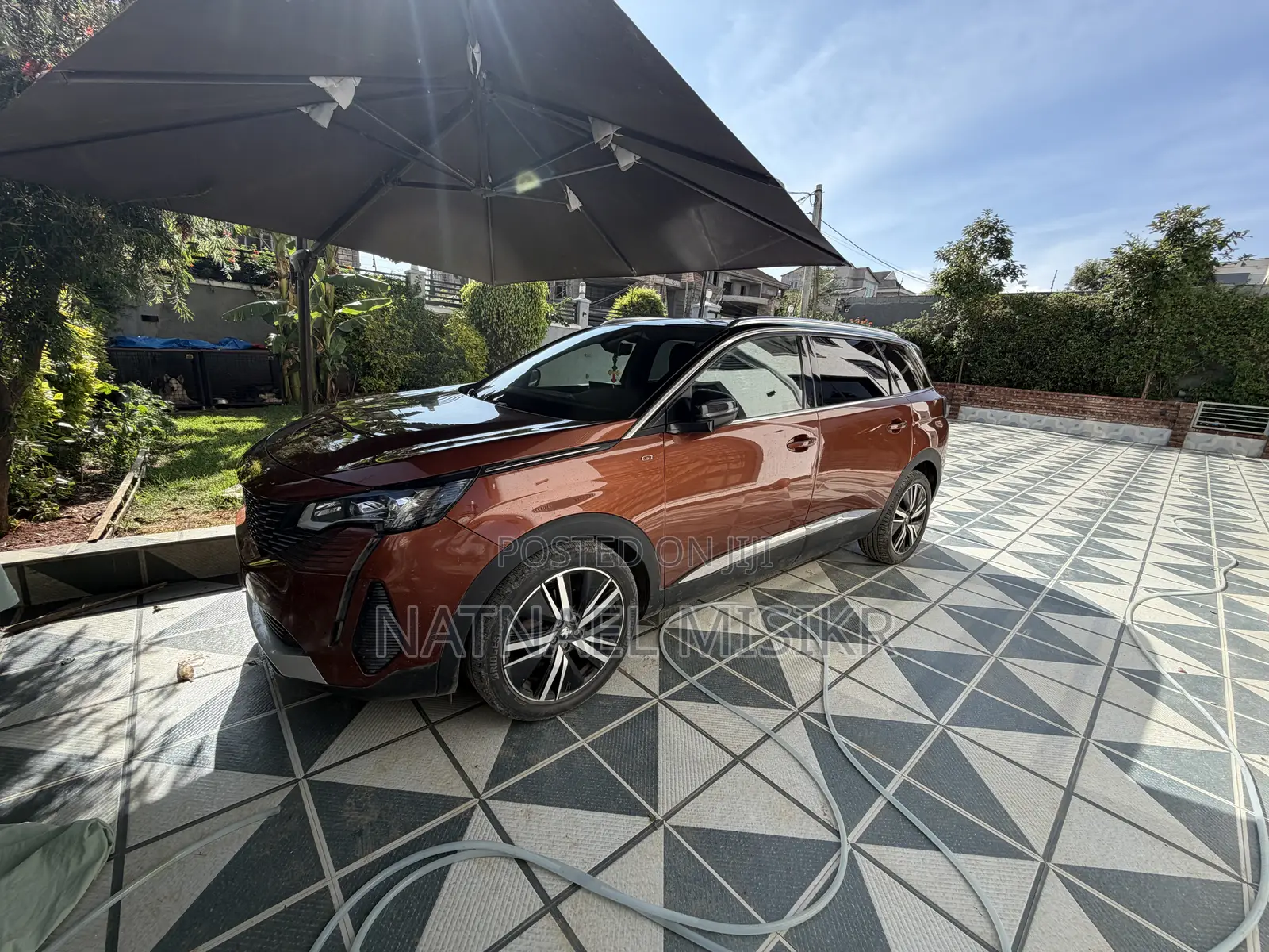 Peugeot 5008 2022 Brown