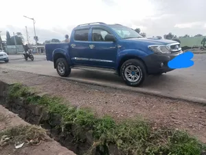 Toyota Hilux 2.5 D-4D 4X4 SRX 2009 Blue
