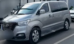 Hyundai Staria 2022 Silver