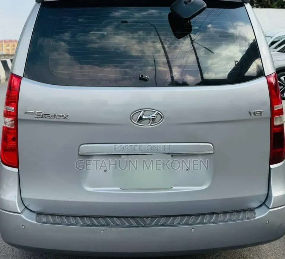 Hyundai Staria 2022 Silver