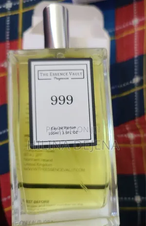 The Essence Vault Perfume No 999 Prada Paradox