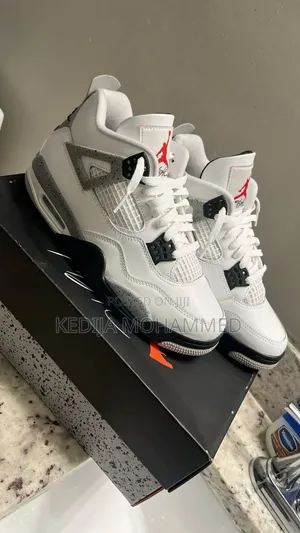 Air Jordan 4