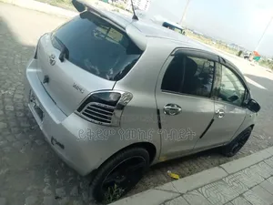 Toyota Yaris 1.0 2006 Silver