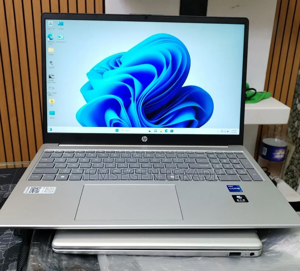 New Laptop HP Stream Notebook 16GB Intel Core i7 SSD 1T