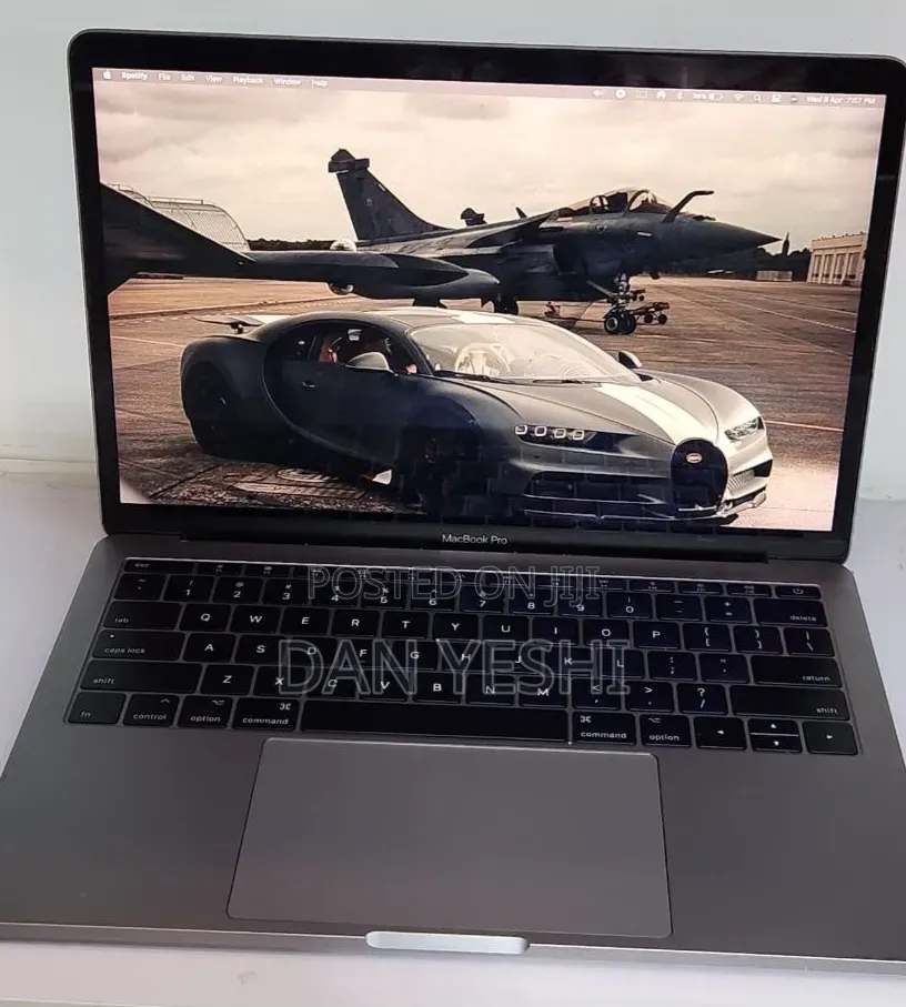 New Laptop Apple MacBook Pro 2017 8GB Intel Core i5 SSD 256GB