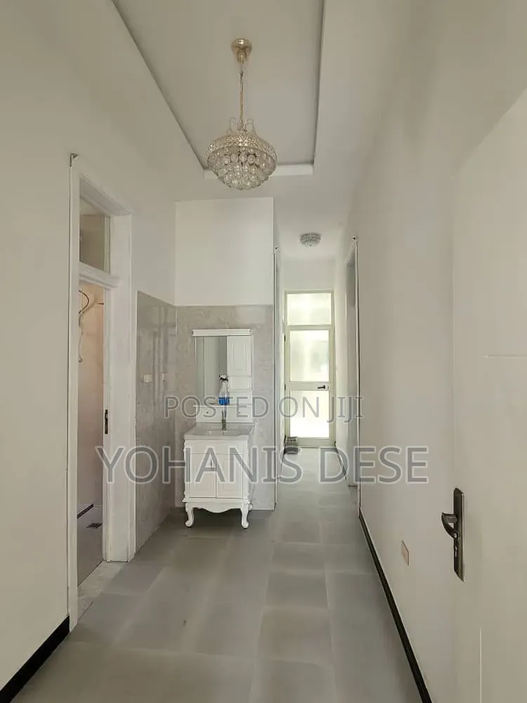 Furnished 5bdrm Villa in Bole for sale
